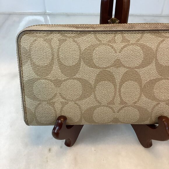 Coach Signature Continental Leather Full Zip Wallet - Picture 6 of 16